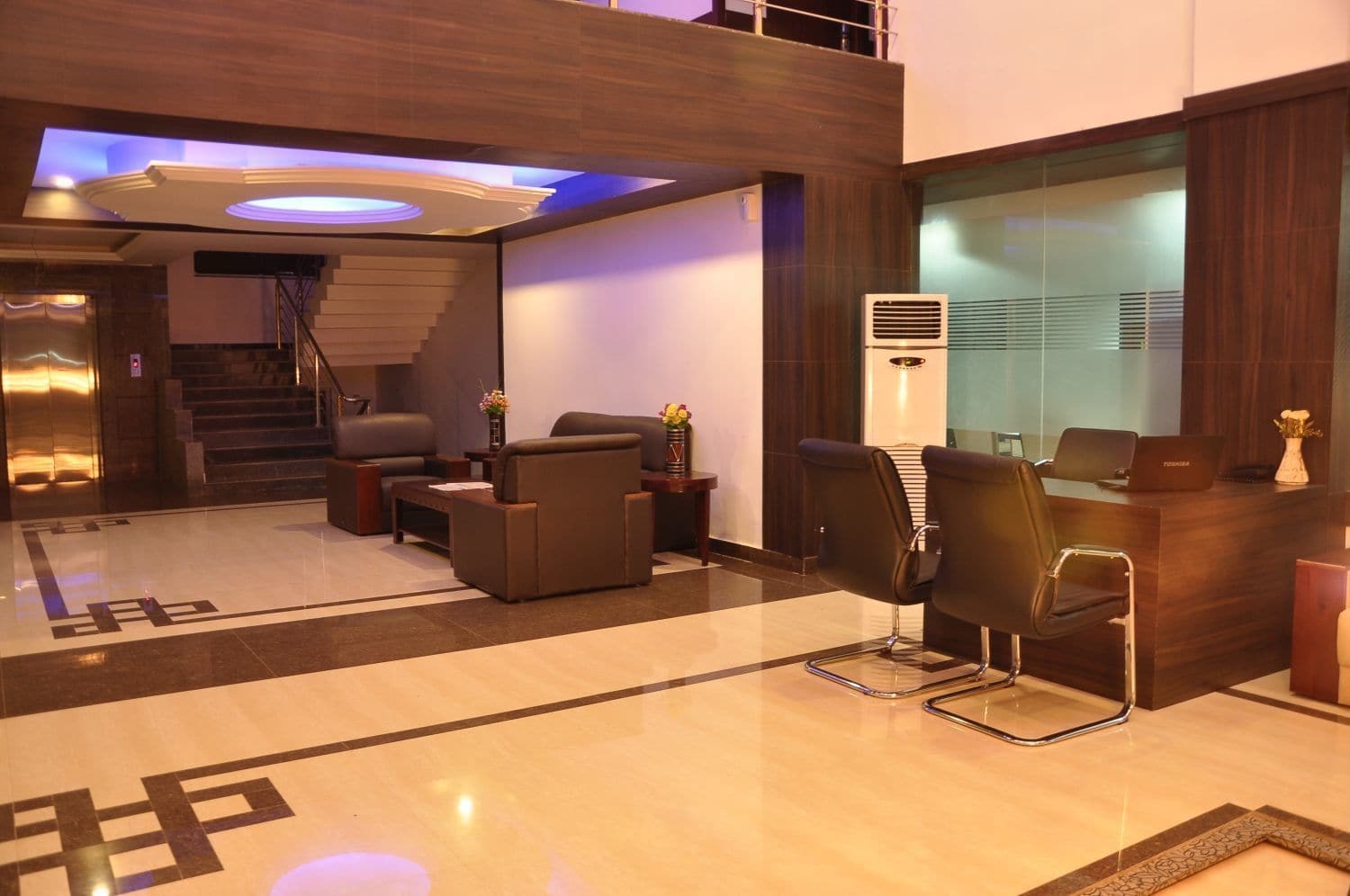 Grand Clarks Inn Badami Buitenkant foto
